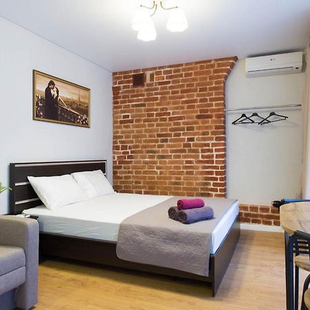 Studio Near Metro Yaroslava Mudroho, Universytet - Mykoly Khvylovoho Str 5-3 Charkiw Exterior foto