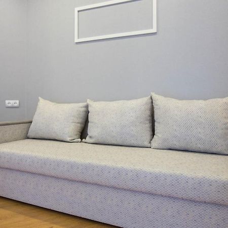 Studio Near Metro Yaroslava Mudroho, Universytet - Mykoly Khvylovoho Str 5-3 Charkiw Exterior foto