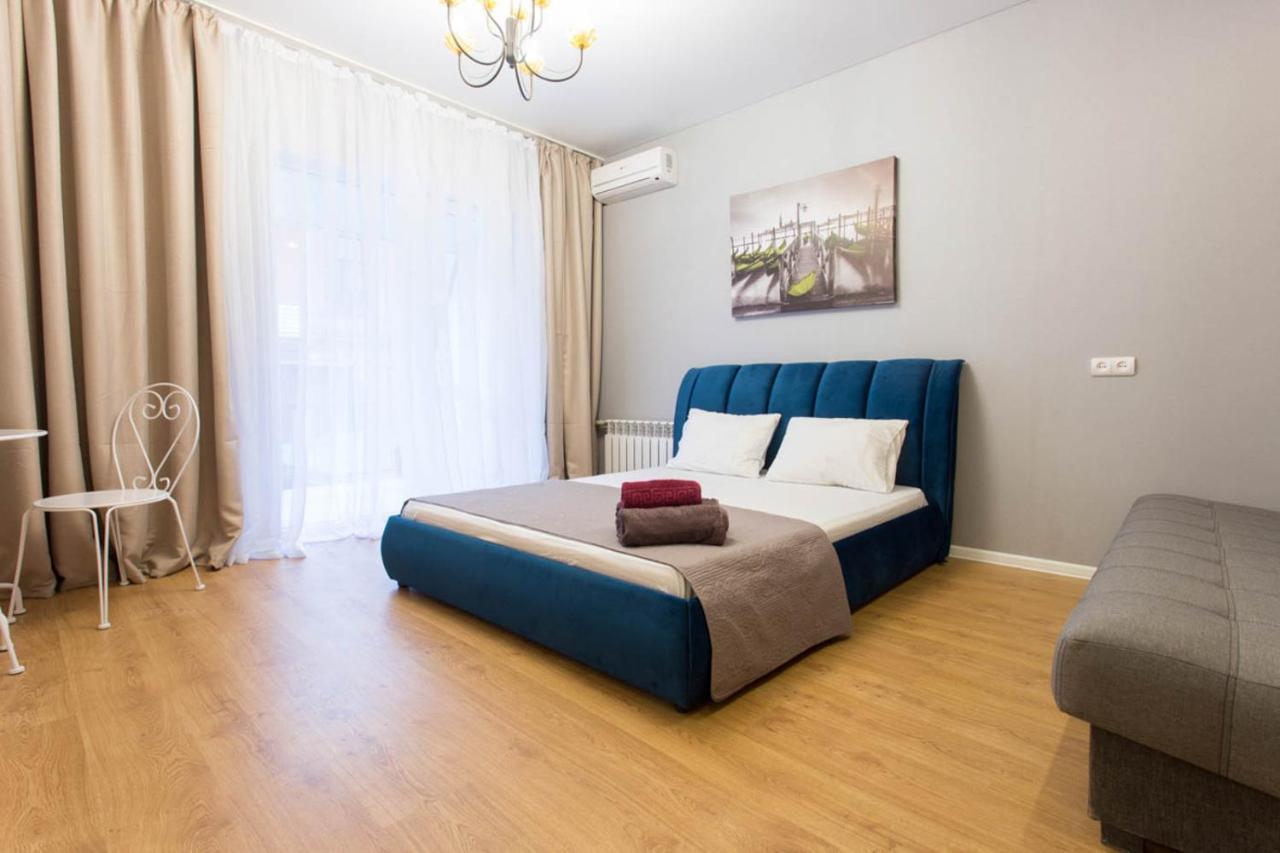 Studio Near Metro Yaroslava Mudroho, Universytet - Mykoly Khvylovoho Str 5-3 Charkiw Exterior foto