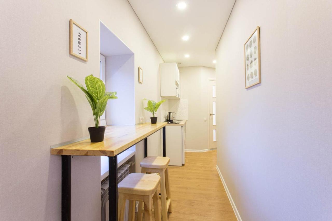 Studio Near Metro Yaroslava Mudroho, Universytet - Mykoly Khvylovoho Str 5-3 Charkiw Exterior foto
