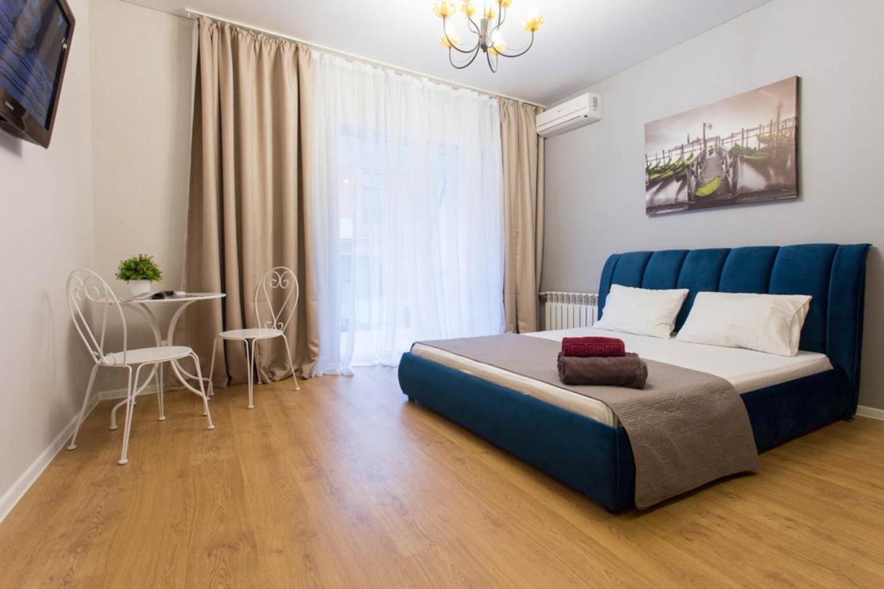 Studio Near Metro Yaroslava Mudroho, Universytet - Mykoly Khvylovoho Str 5-3 Charkiw Exterior foto