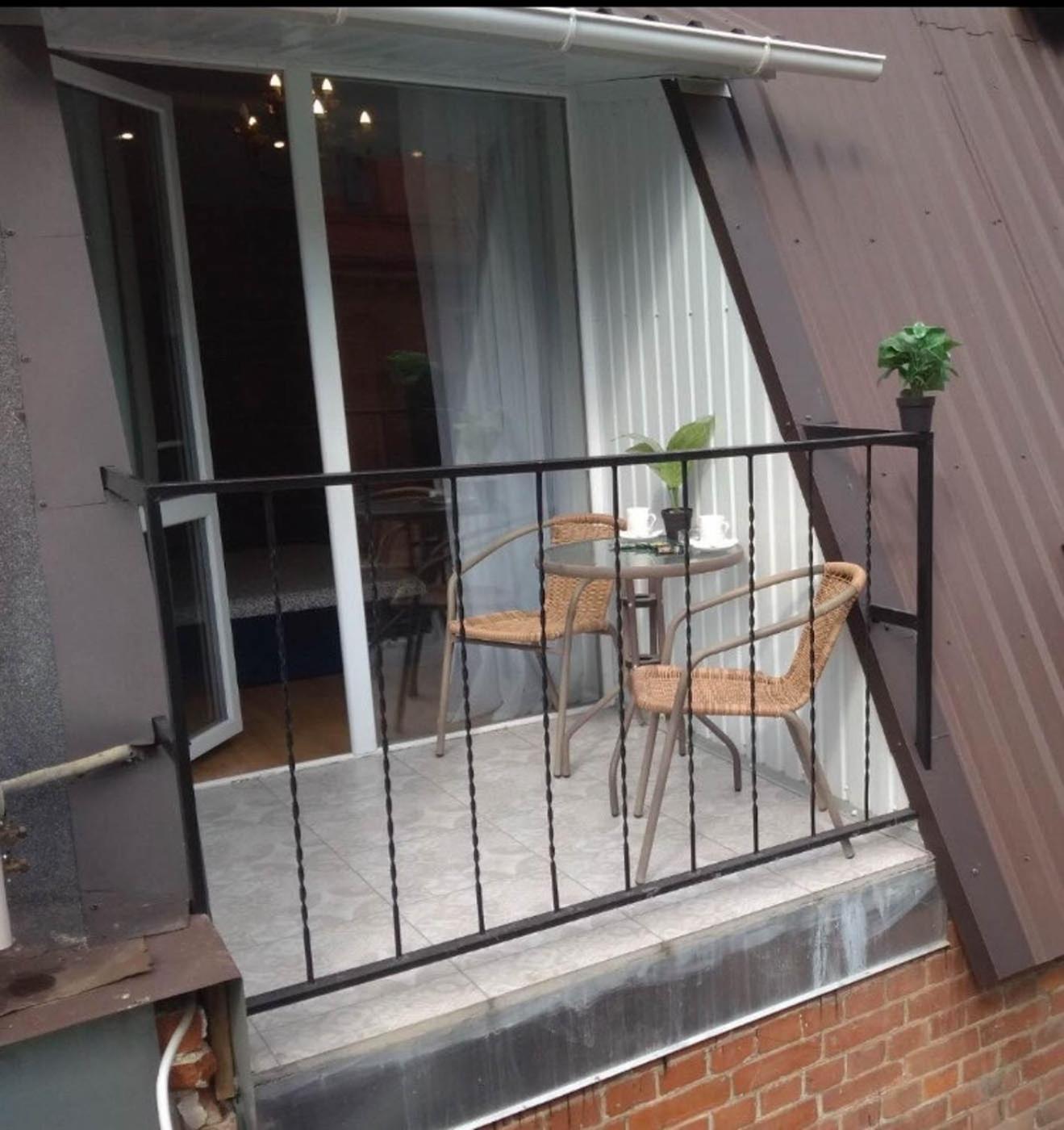 Studio Near Metro Yaroslava Mudroho, Universytet - Mykoly Khvylovoho Str 5-3 Charkiw Exterior foto