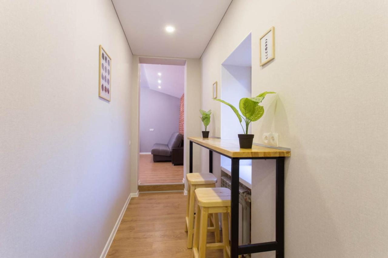 Studio Near Metro Yaroslava Mudroho, Universytet - Mykoly Khvylovoho Str 5-3 Charkiw Exterior foto