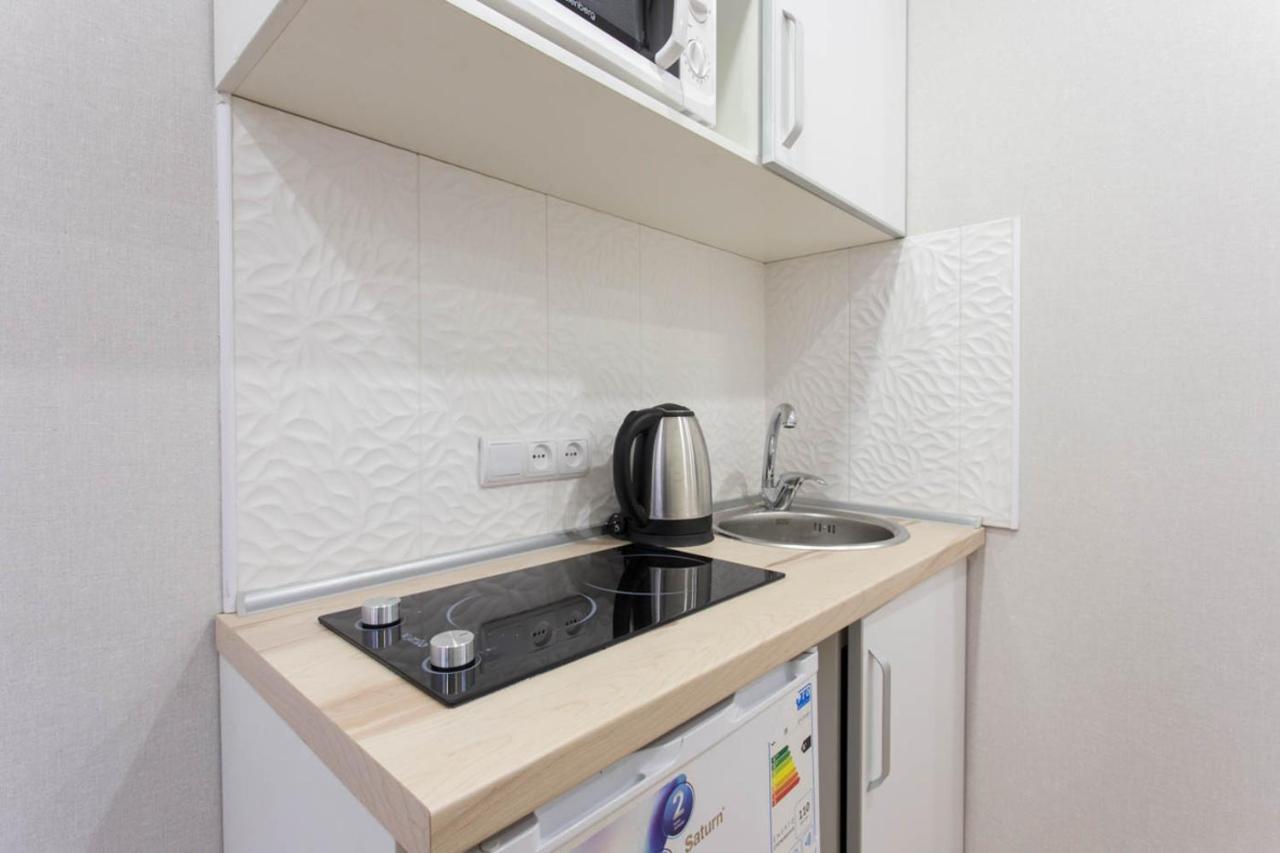 Studio Near Metro Yaroslava Mudroho, Universytet - Mykoly Khvylovoho Str 5-3 Charkiw Exterior foto