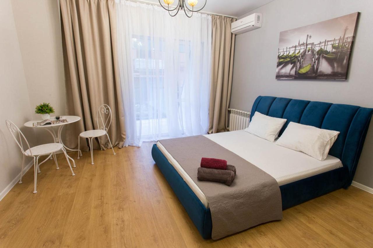 Studio Near Metro Yaroslava Mudroho, Universytet - Mykoly Khvylovoho Str 5-3 Charkiw Exterior foto