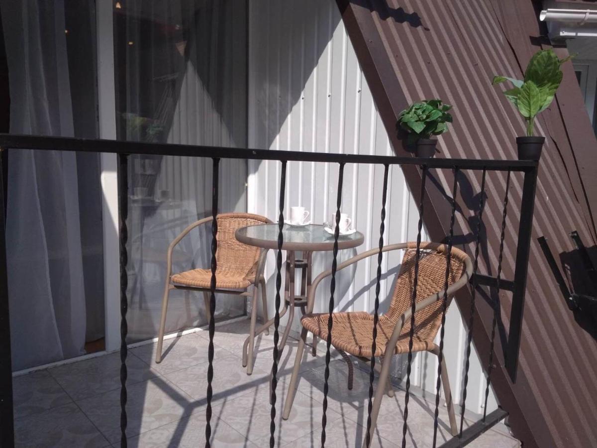 Studio Near Metro Yaroslava Mudroho, Universytet - Mykoly Khvylovoho Str 5-3 Charkiw Exterior foto