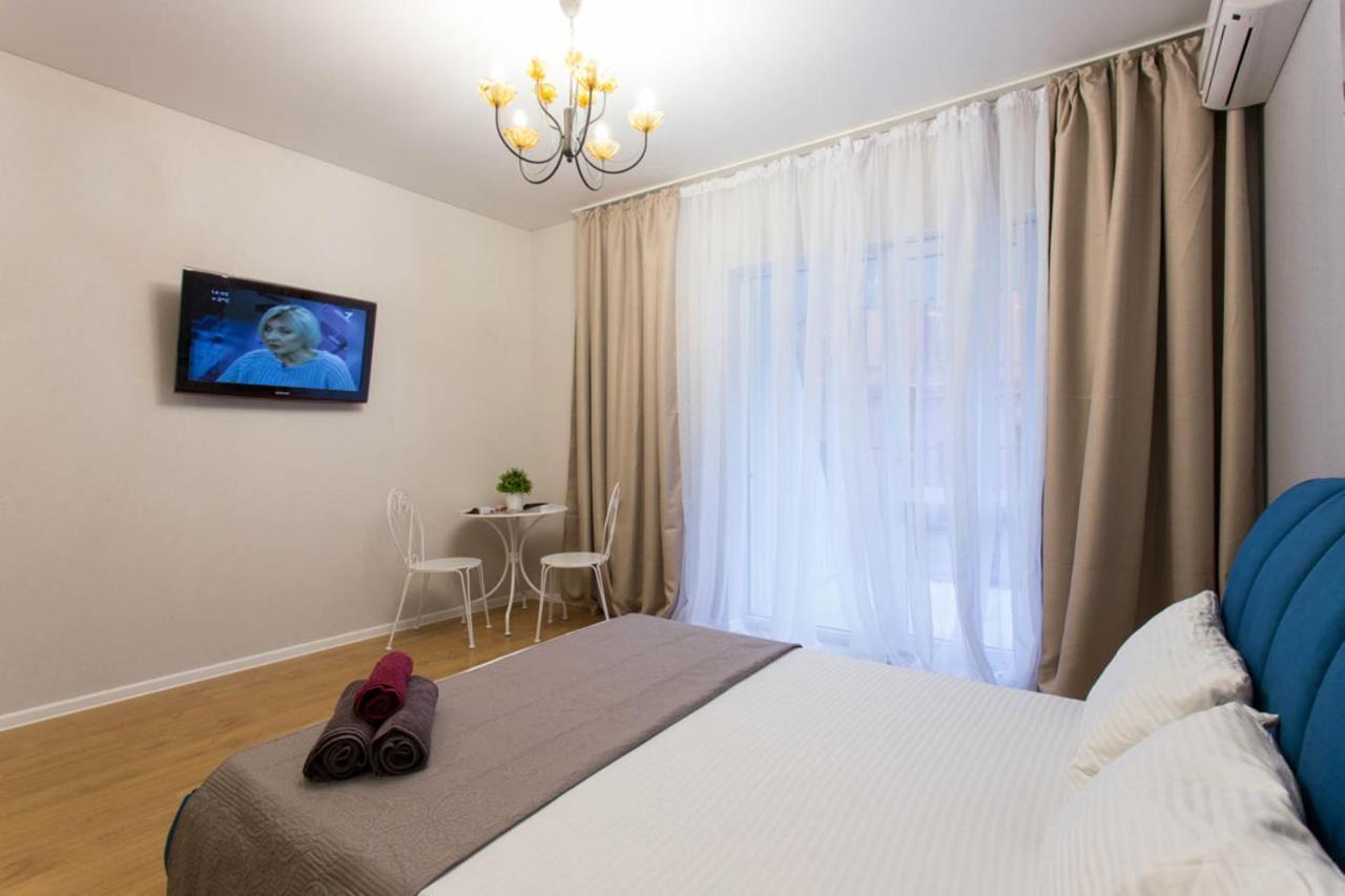 Studio Near Metro Yaroslava Mudroho, Universytet - Mykoly Khvylovoho Str 5-3 Charkiw Exterior foto