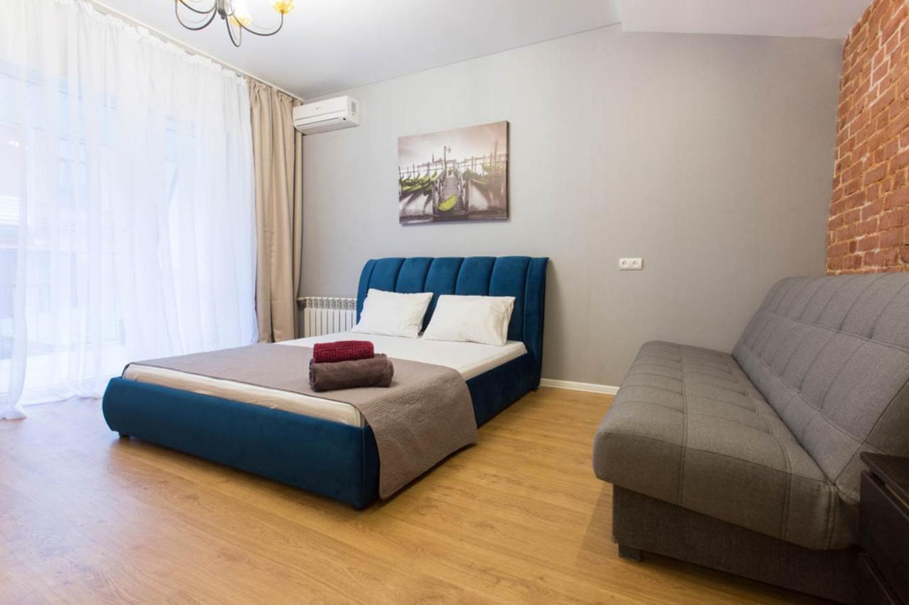 Studio Near Metro Yaroslava Mudroho, Universytet - Mykoly Khvylovoho Str 5-3 Charkiw Exterior foto