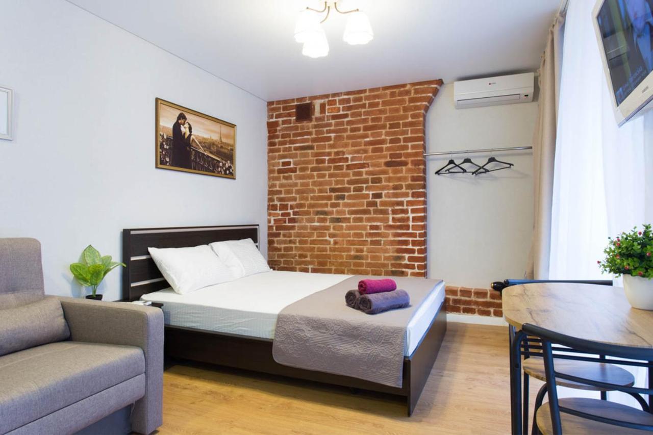 Studio Near Metro Yaroslava Mudroho, Universytet - Mykoly Khvylovoho Str 5-3 Charkiw Exterior foto
