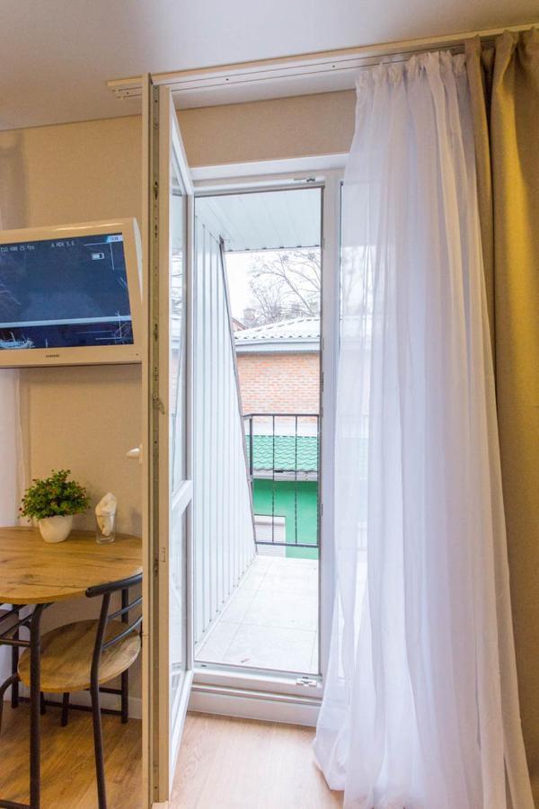 Studio Near Metro Yaroslava Mudroho, Universytet - Mykoly Khvylovoho Str 5-3 Charkiw Exterior foto