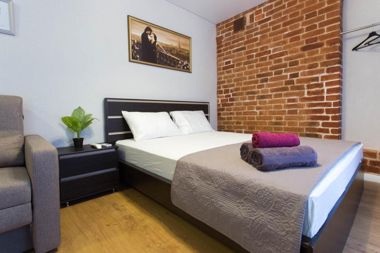 Studio Near Metro Yaroslava Mudroho, Universytet - Mykoly Khvylovoho Str 5-3 Charkiw Exterior foto