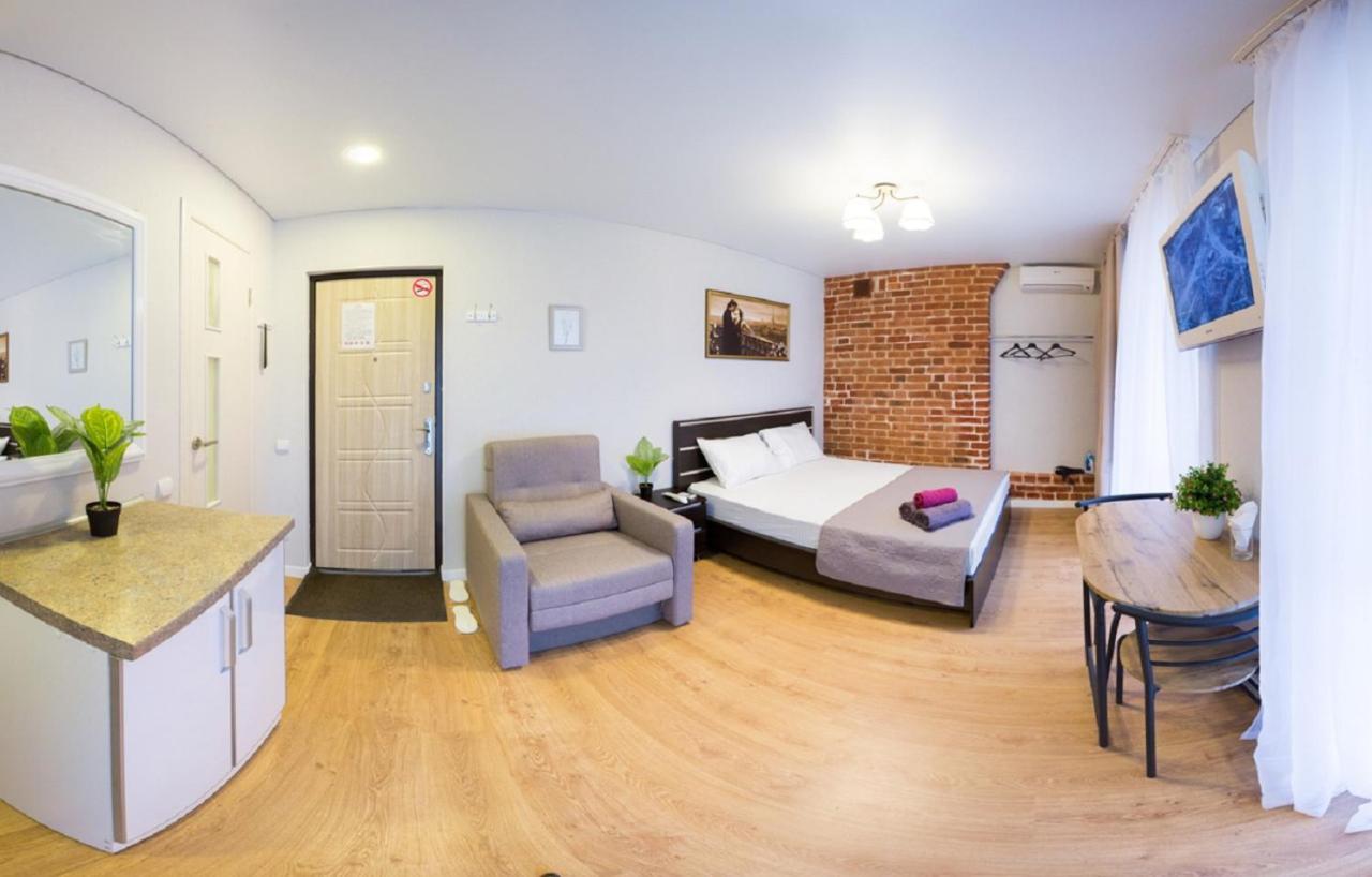 Studio Near Metro Yaroslava Mudroho, Universytet - Mykoly Khvylovoho Str 5-3 Charkiw Exterior foto