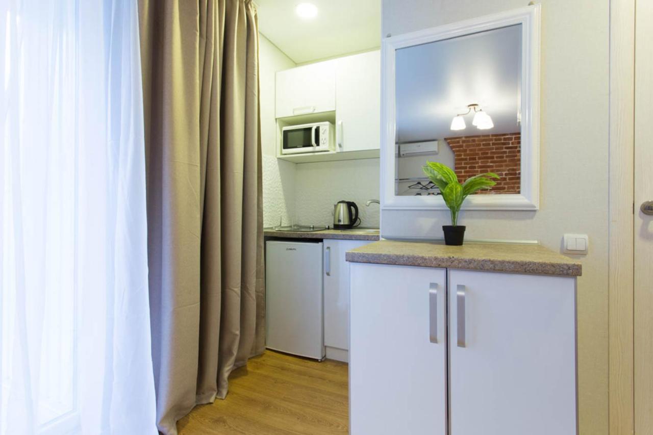 Studio Near Metro Yaroslava Mudroho, Universytet - Mykoly Khvylovoho Str 5-3 Charkiw Exterior foto
