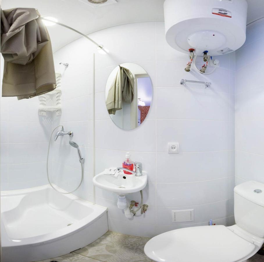 Studio Near Metro Yaroslava Mudroho, Universytet - Mykoly Khvylovoho Str 5-3 Charkiw Exterior foto