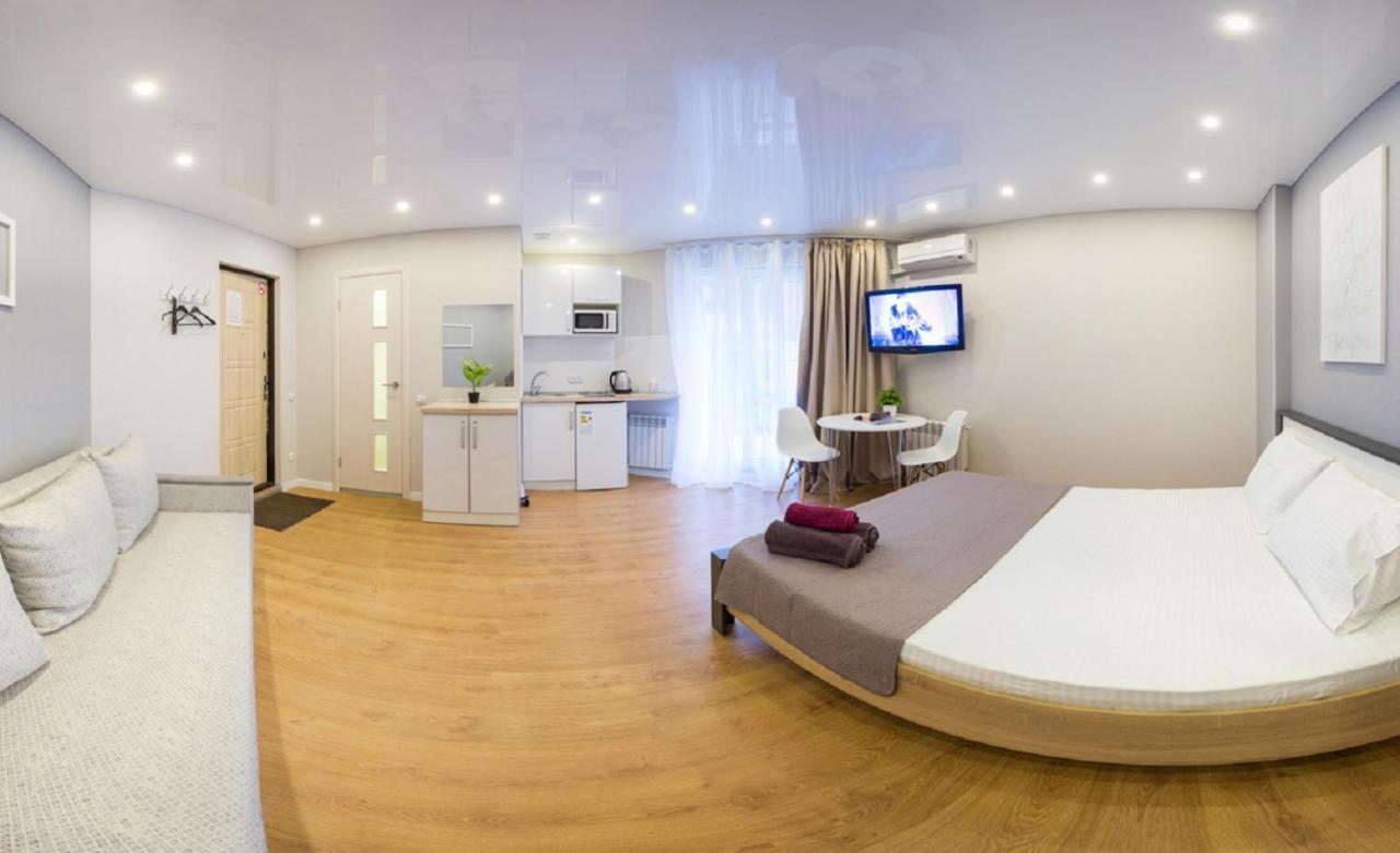 Studio Near Metro Yaroslava Mudroho, Universytet - Mykoly Khvylovoho Str 5-3 Charkiw Exterior foto